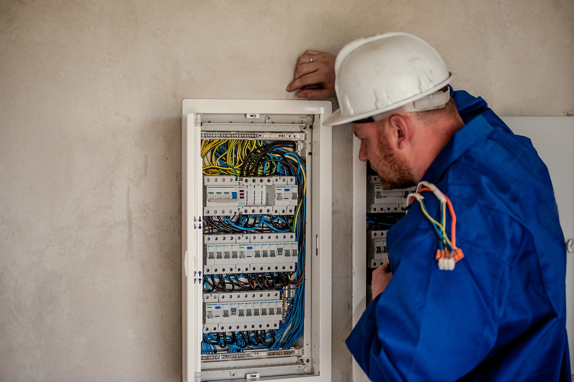 electrician-2755683_1920
